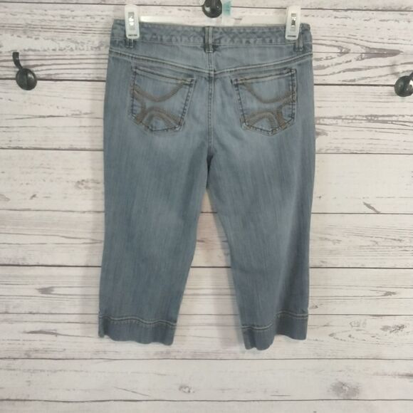 "Tommy Hilfiger" woman's jean capris - Picture 3 of 10
